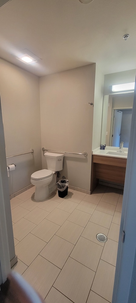 Microtel Inn and Suites By Wyndham Fountain North 44/44