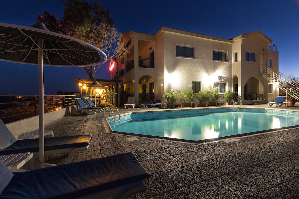 Hill View Hotel Apartments 1/50