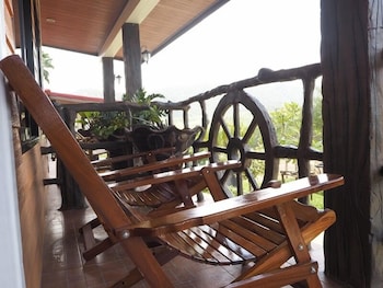 Chomview Resort 70/70