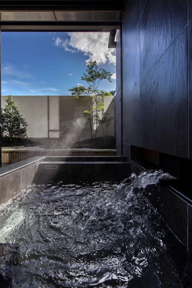 ROKU Kyoto, LXR Hotels & Resorts 65/78