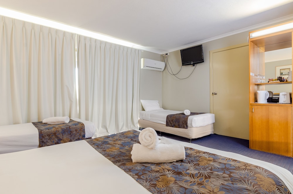Gladstone Palms Motor Inn 35/43