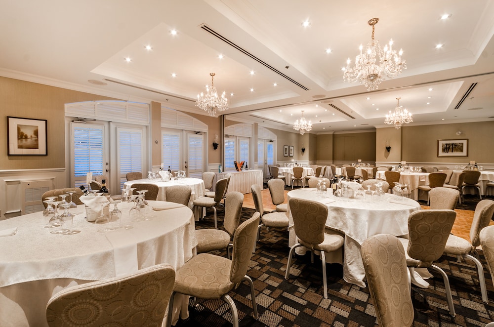 Le St Martin Hotel Suites Laval 50/64