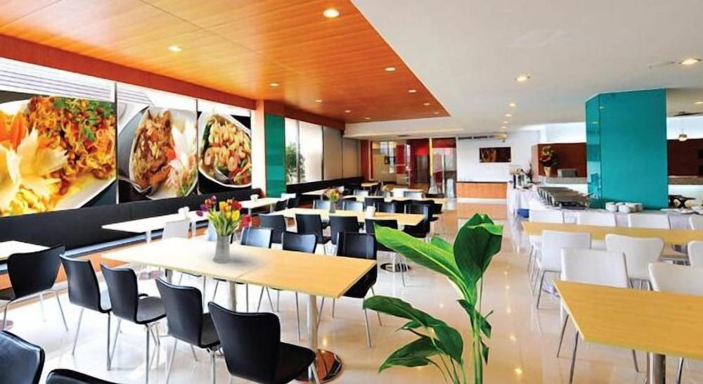 Asawann Hotel 56/68