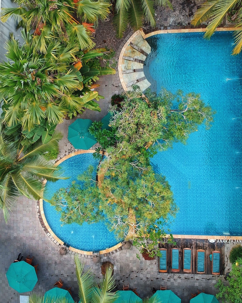 Blue Sky Hotel 33/43
