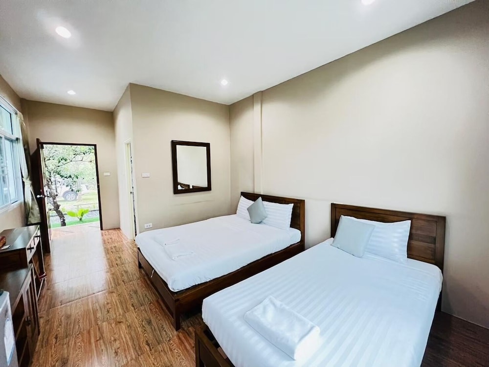 Baan Suan Khun Yaiy Nakhon Nayok 22/71