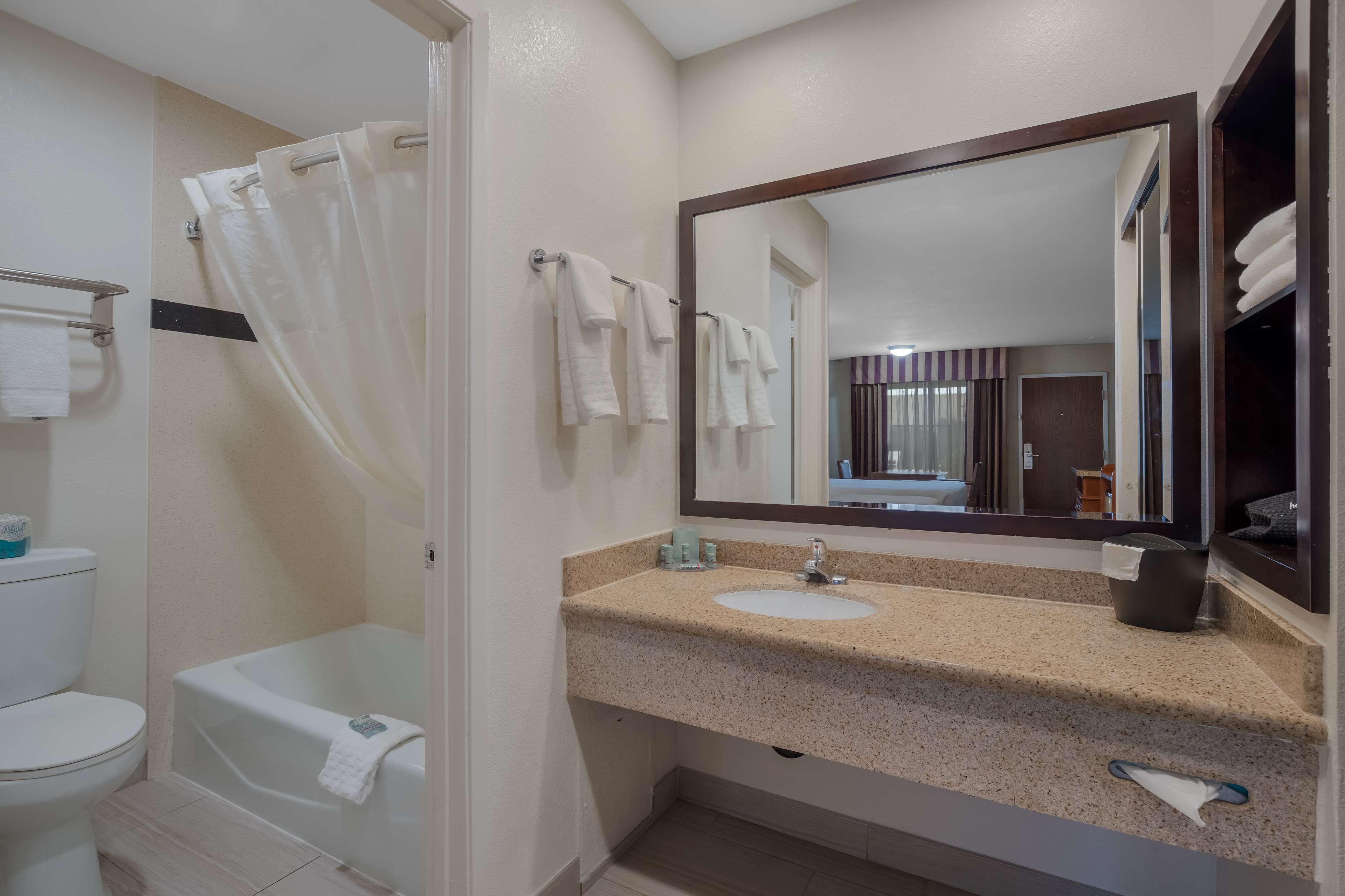 غرفة، Best Western Norwalk Inn 5/6