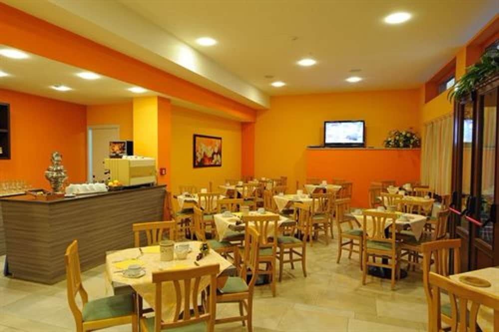 Hotel Primavera 49/57