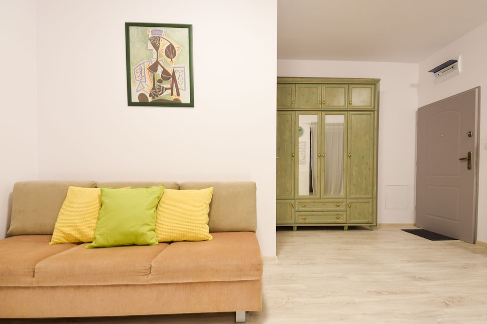 Shortstaypoland Srebrna (B36) 12/22