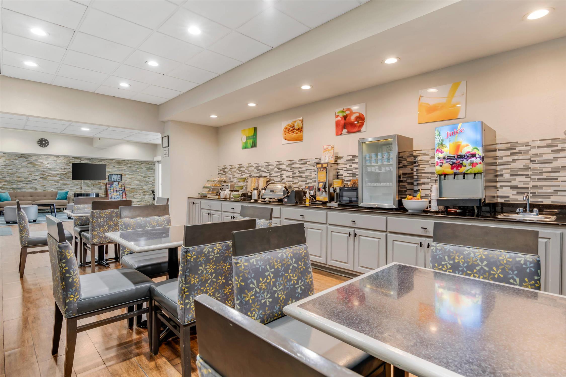Quality Inn & Suites Union City Atlanta South 38/50