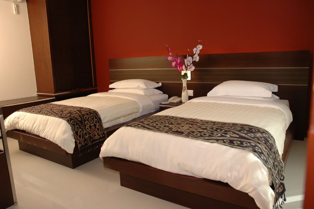 Kinabalu Daya Hotel 40/72