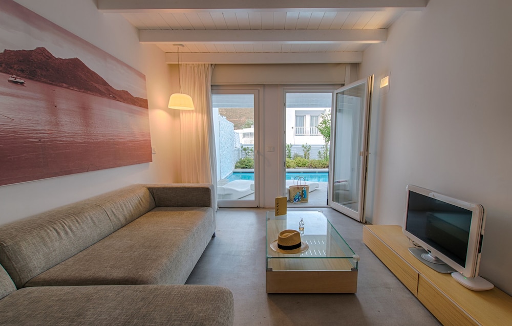Patmos Aktis Suites And Spa 65/86
