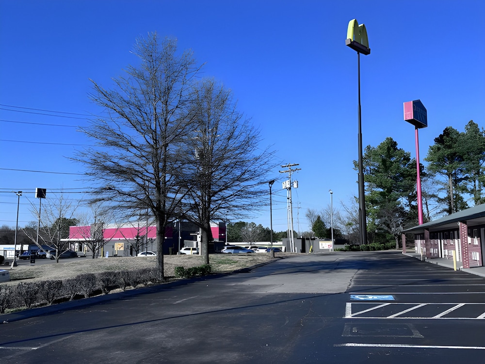 Deerfield Inn & Suites 5/8