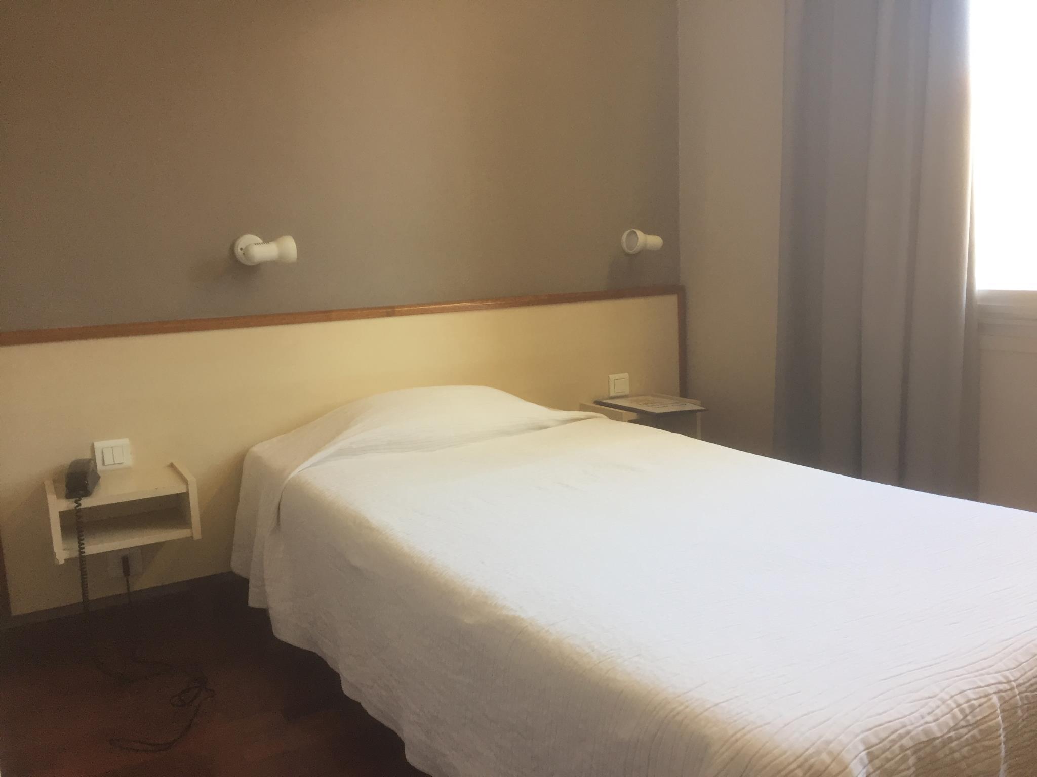 Room, Single