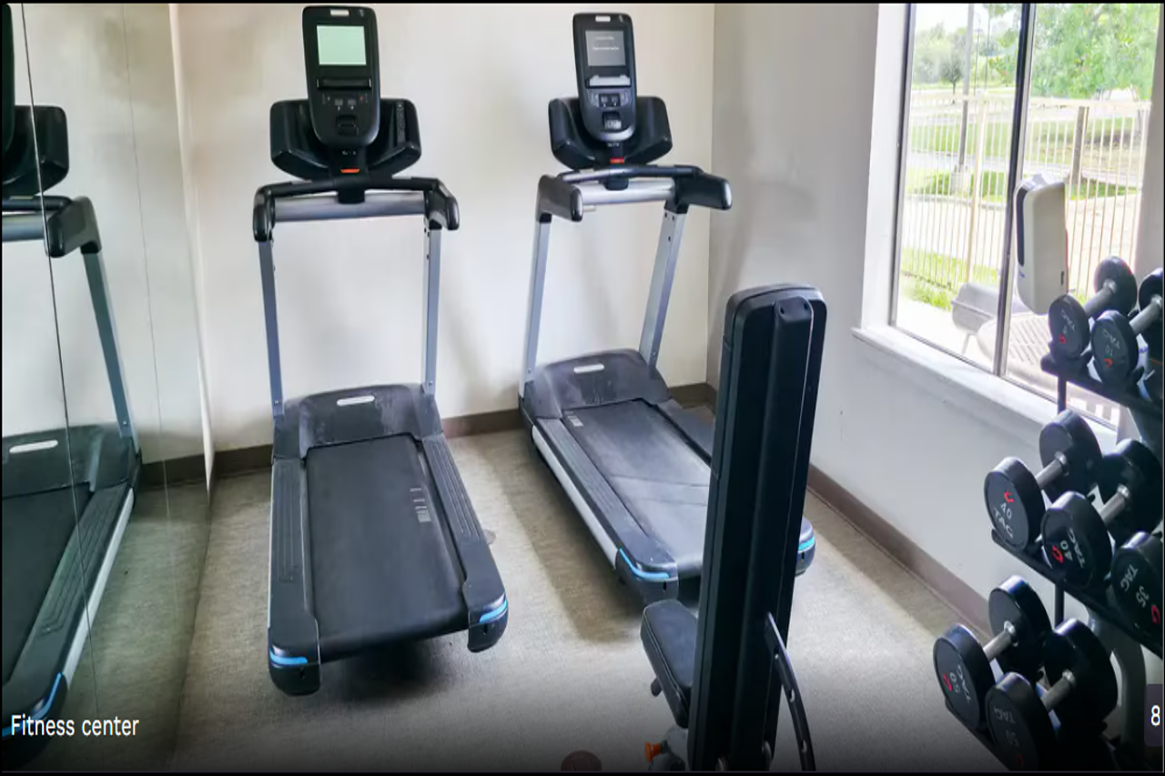 Comfort Suites Ardmore 16/18