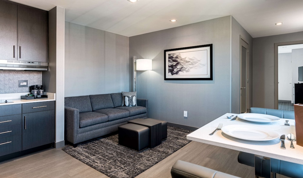 Homewood Suites By Hilton Boston Logan Airport Chelsea 40/67