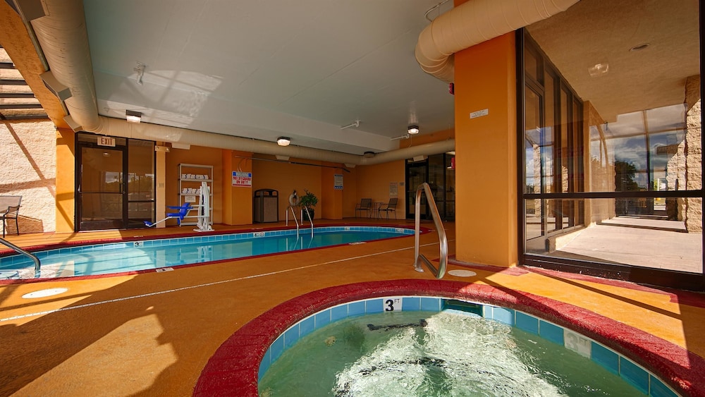 Best Western Knoxville Suites - Downtown 7/39