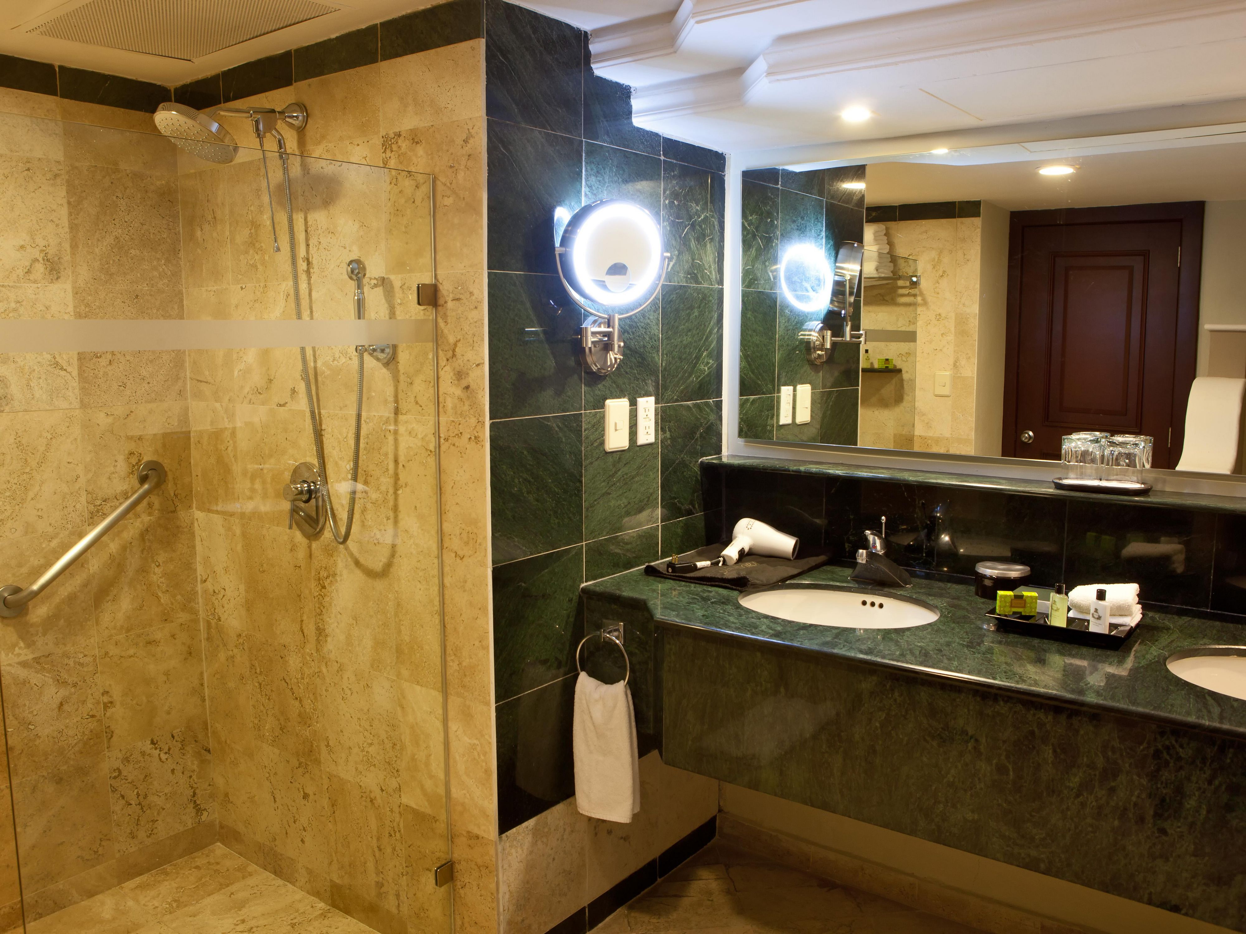 غرفة ديلوكس بسرير مزدوج، Villa Mercedes Merida, Curio Collection by Hilton 3/3