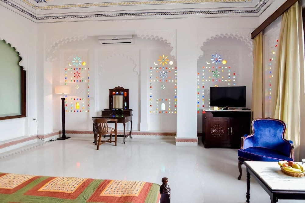Raj Kuber Udaipur 6/33