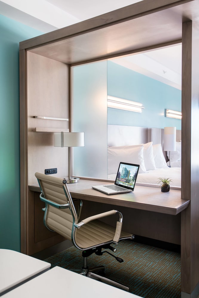 Springhill Suites San Diego Downtown Bayfront 47/52