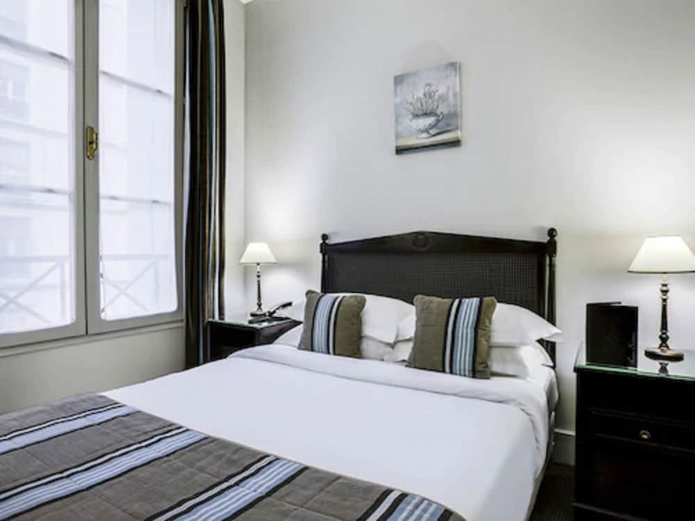 Hotel Royal Saint Honore 18/60