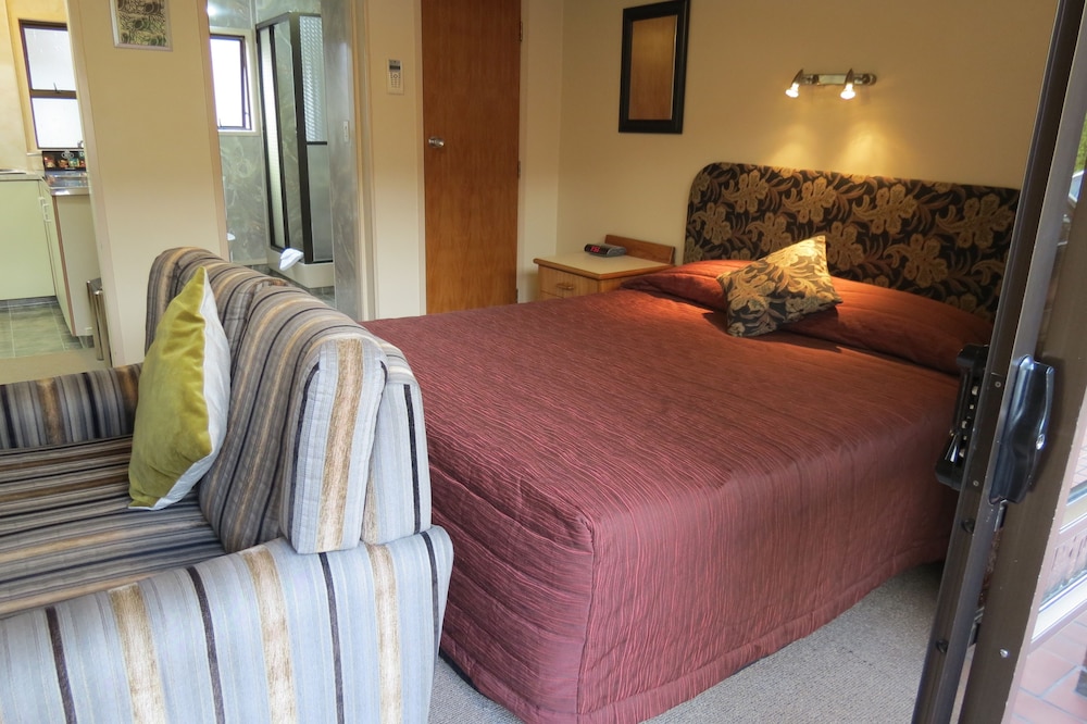 Beetham Park Motel 21/54