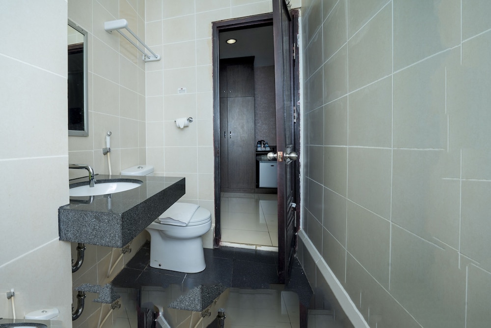 Hotel Grand Kartika 28/63