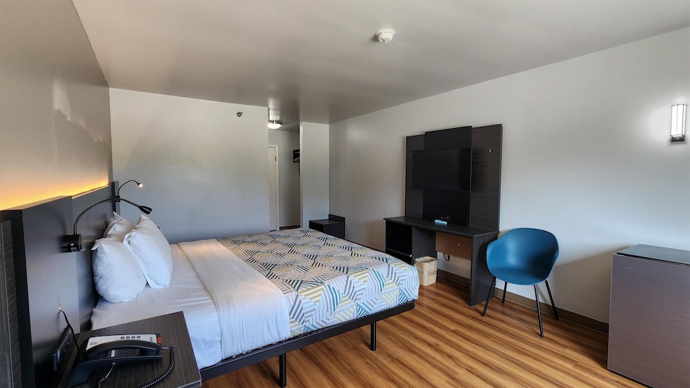Motel6 Ennis, TX 26/66