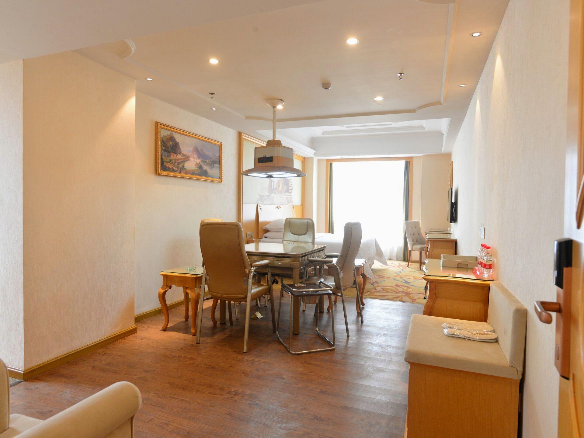 Vienna International Hotel (Huizhou Binhai Park Shop) 32/44
