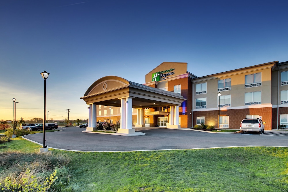 Holiday Inn Express Suites Lancaster East Strasburg 4/52