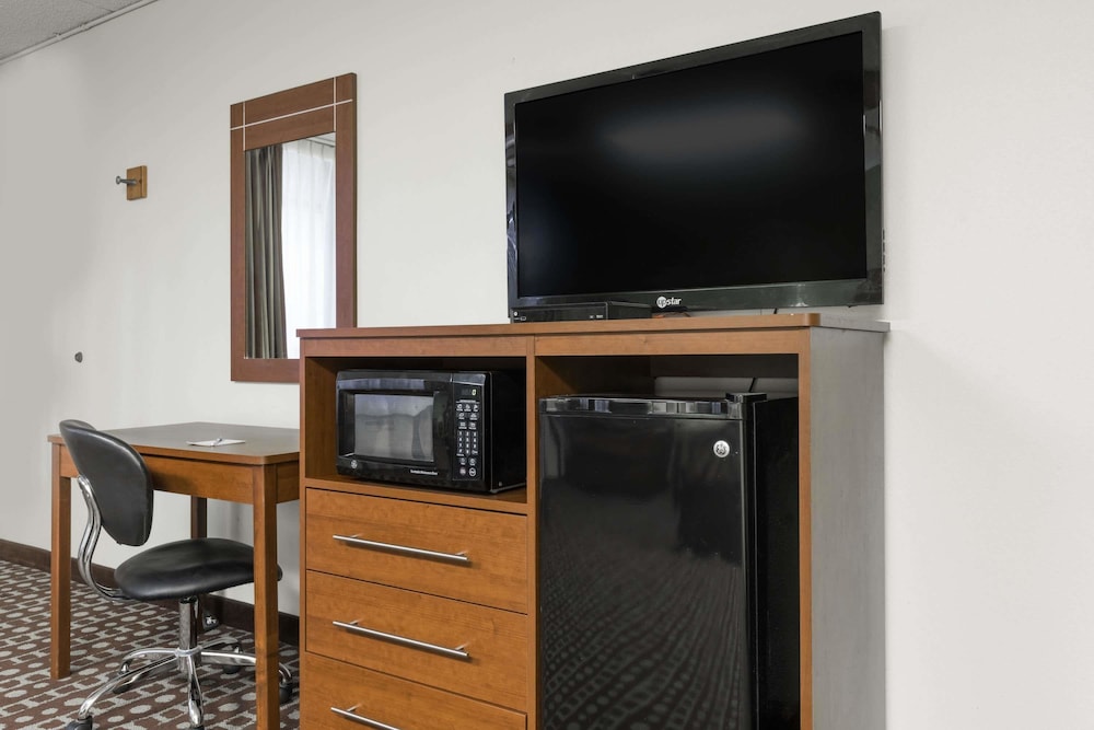 Days Inn by Wyndham Midland 22/25