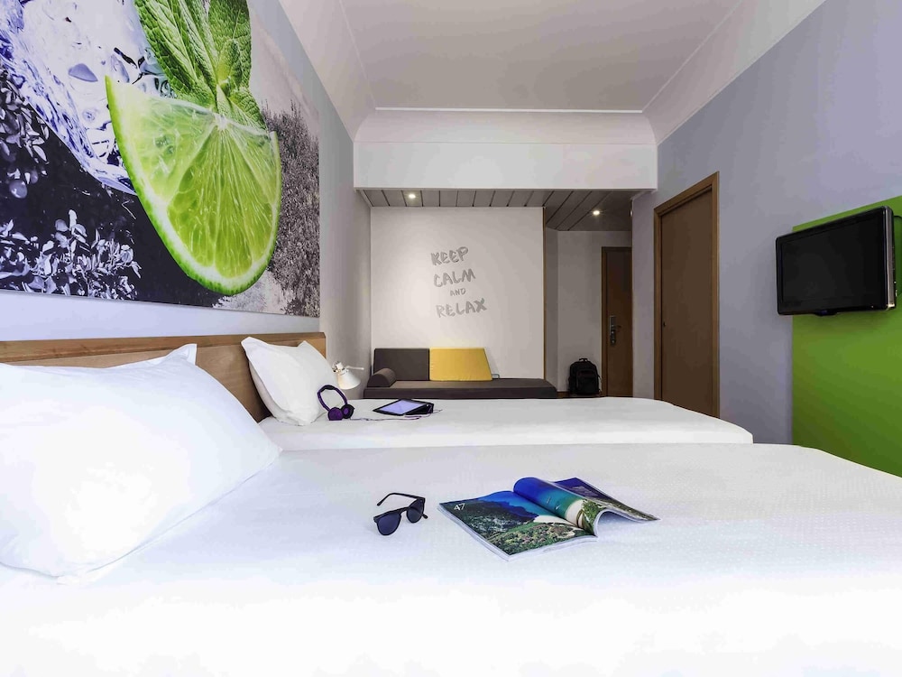 IBIS STYLES NAPOLI GARIBALDI 32/66