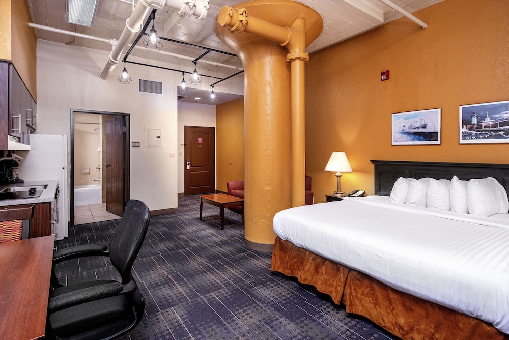 The Suites Hotel at Waterfront Plaza 18/50