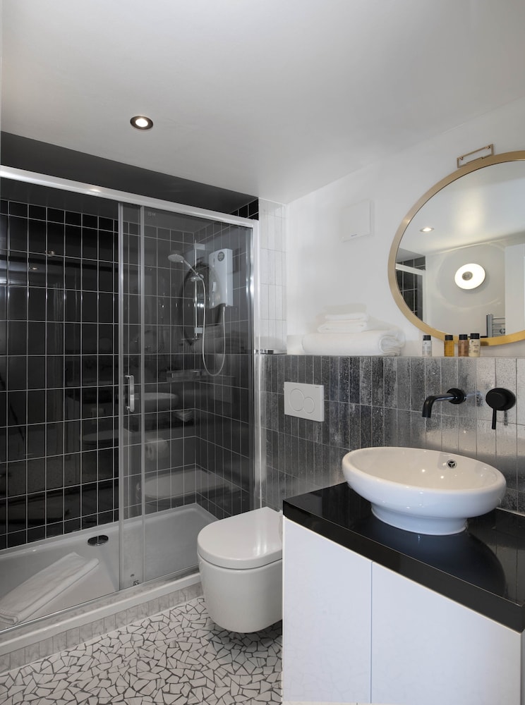 Trueman Court Luxury Serviced Apartments 53/55