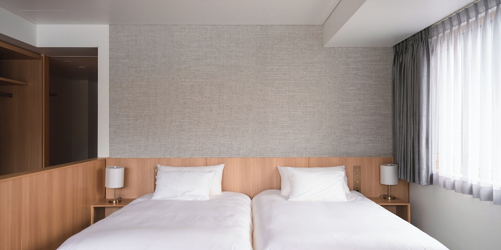 Standard, Twin Beds, Sofa