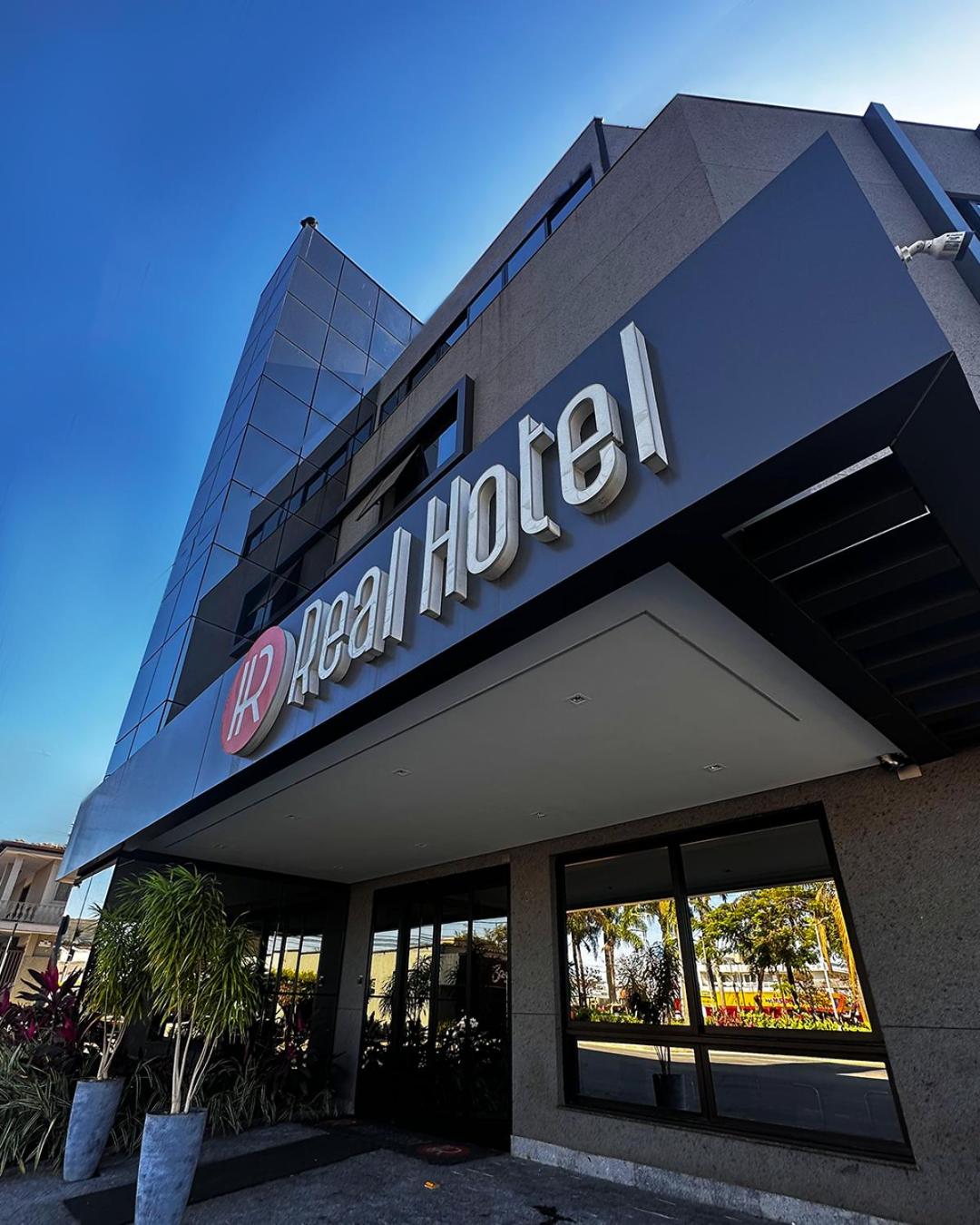 Real Hotel 2/30