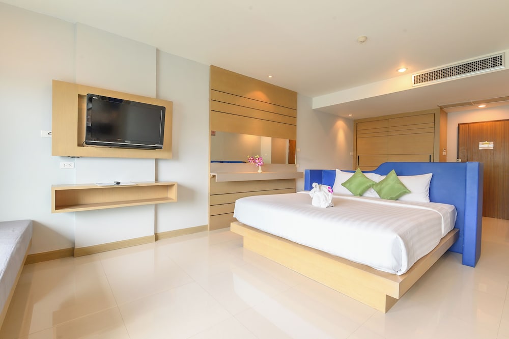 GRAND DELUXE ROOM