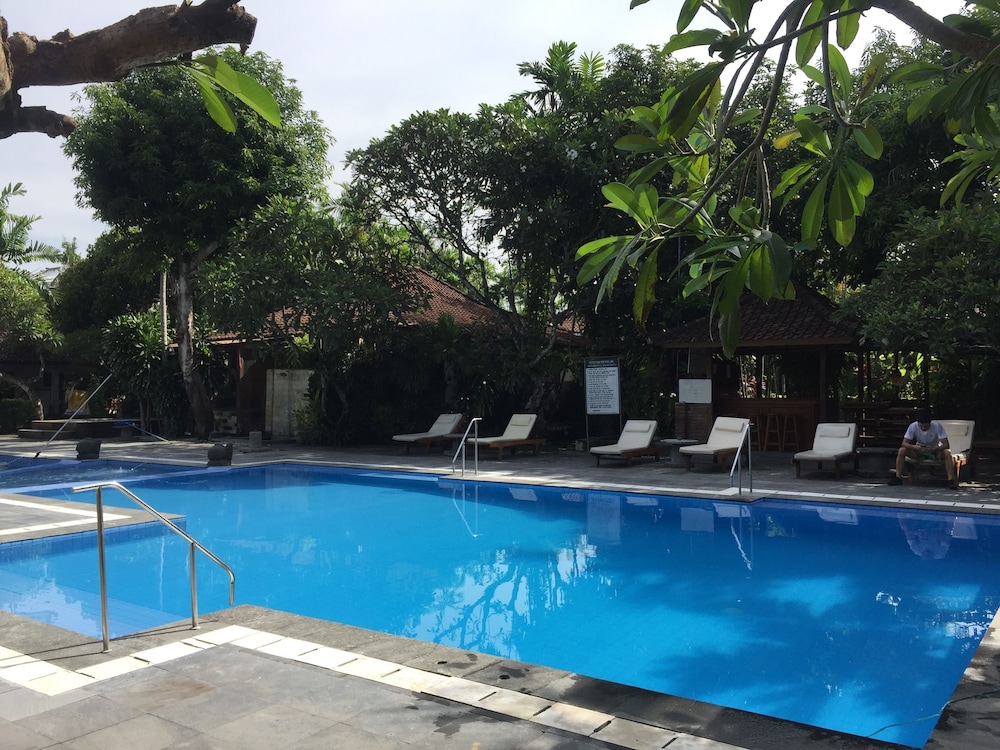 BUMI AYU BUNGALOWS 39/66