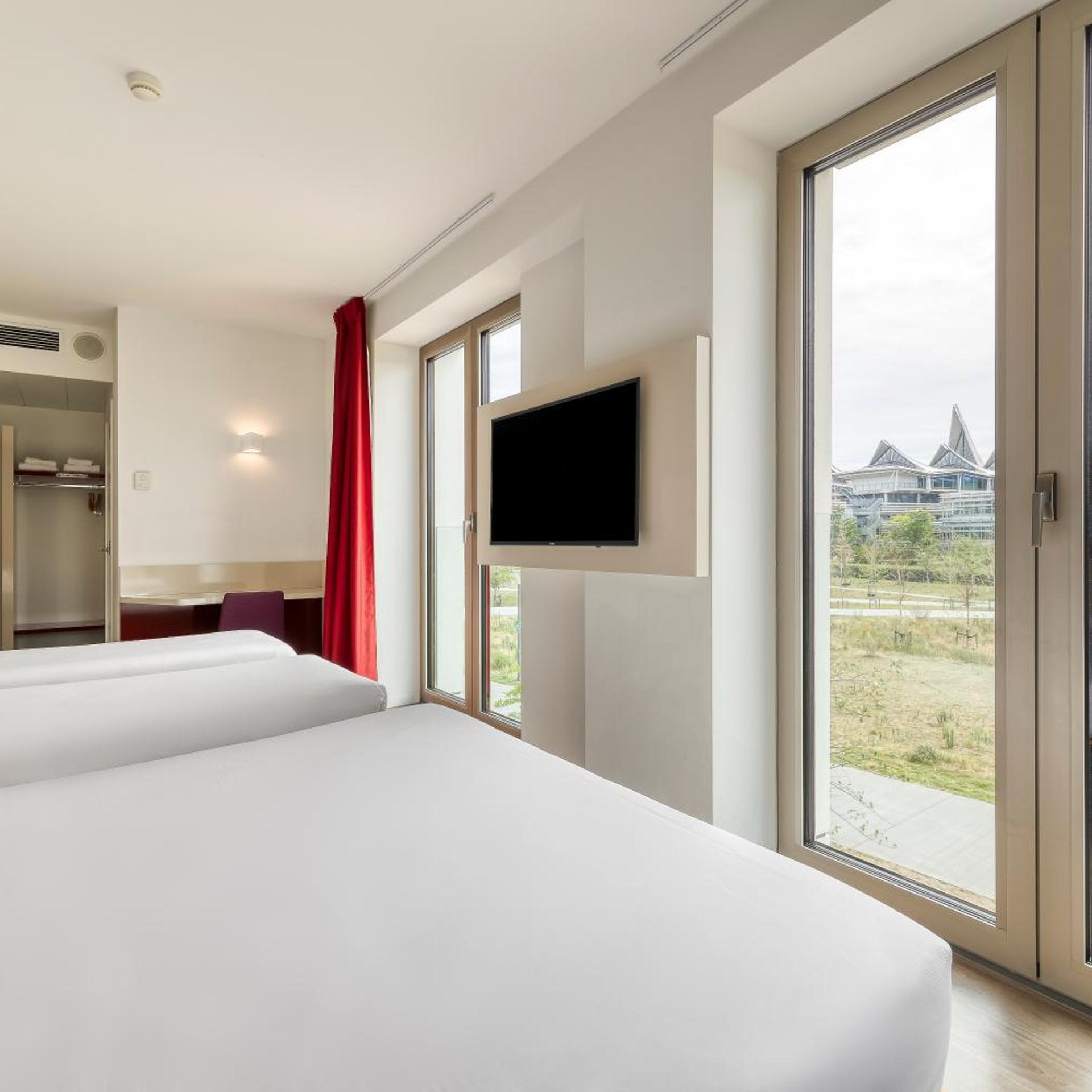 Family, Single Bed
