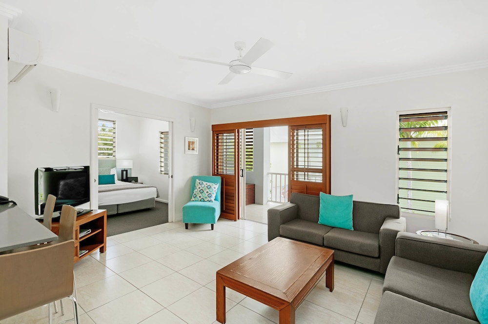 Mantra Aqueous Port Douglas 40/62