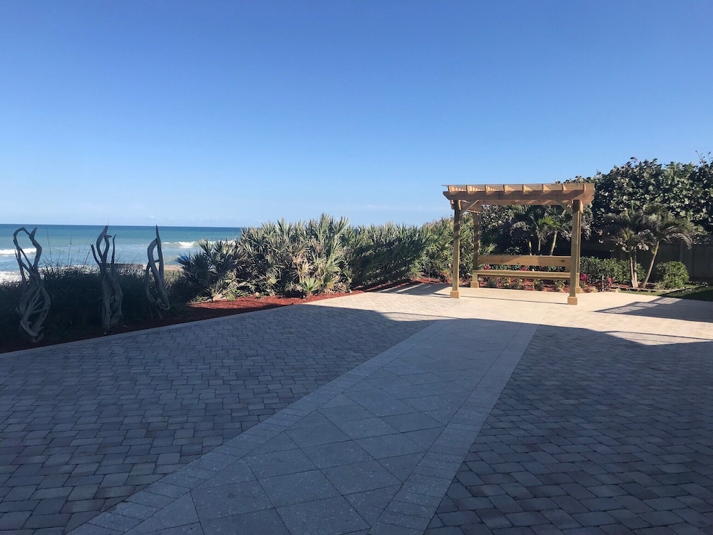 CROWNE PLAZA MELBOURNE OCEANFRONT in INDIALANTIC - FL