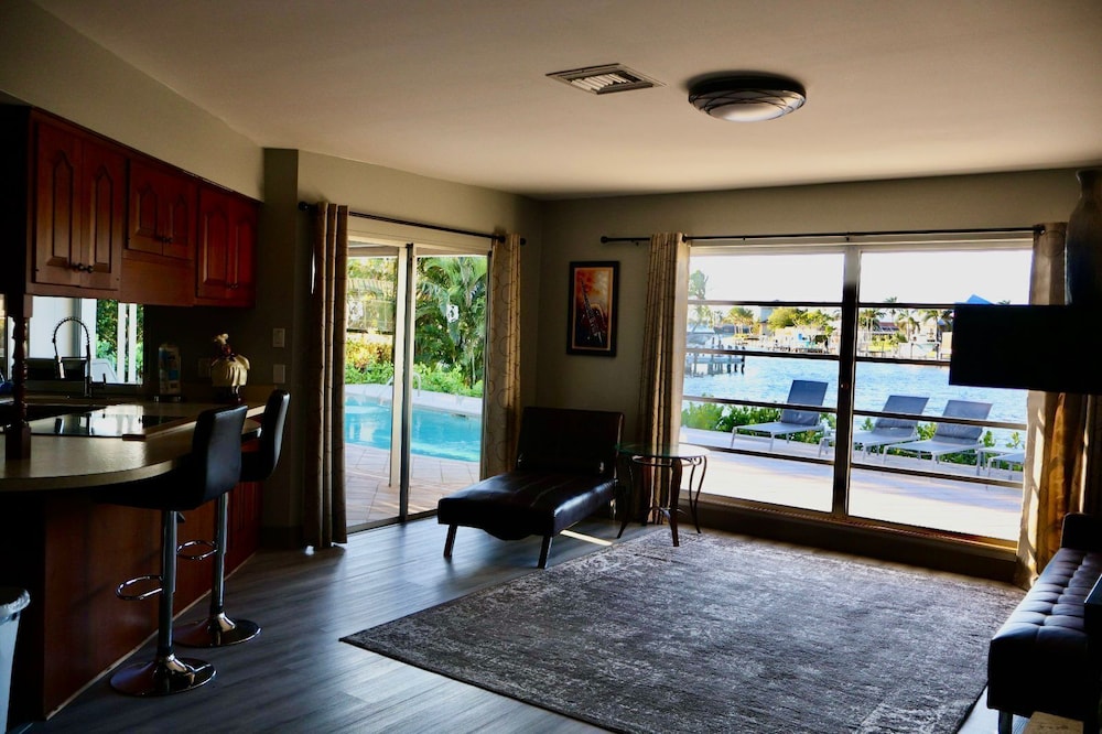 Villa Marco Island 18/50