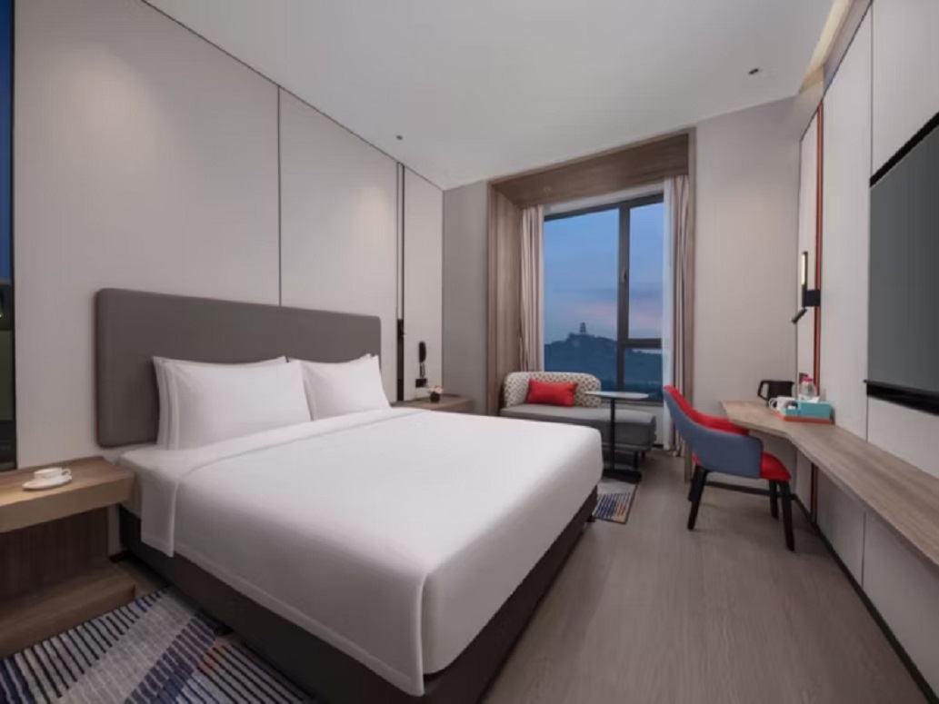 Room, King Bed, City View