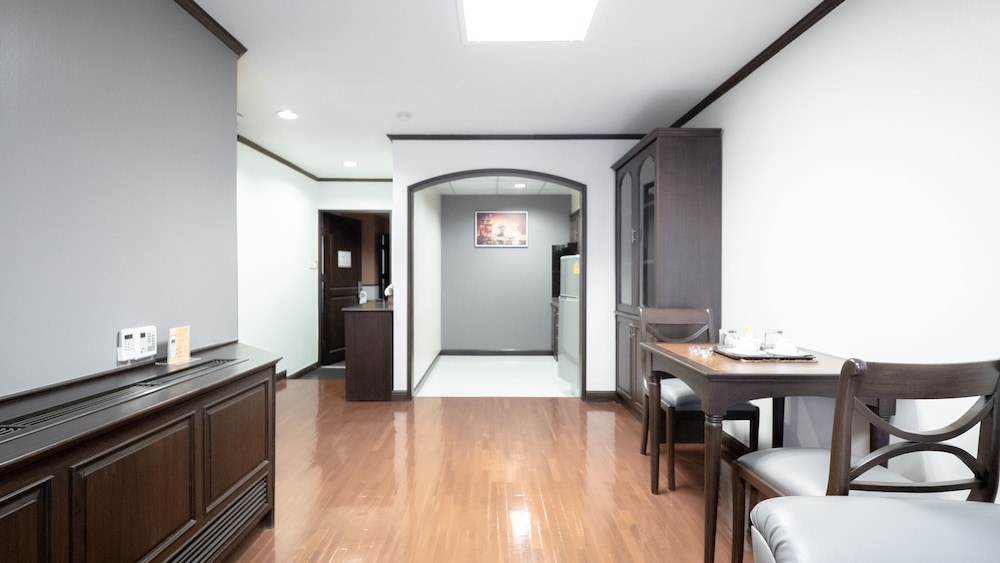 Yellow Ribbon Hills Boutique Suites 57/67
