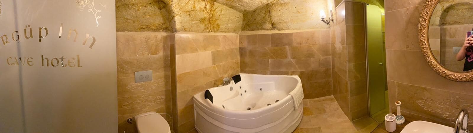 LUXURY, DOUBLE BED, JETTED TUB