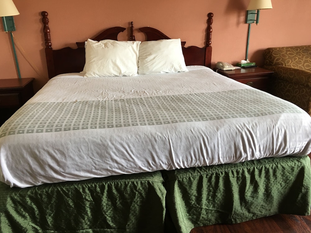 Americas Best Value Inn Marion IL 10/35
