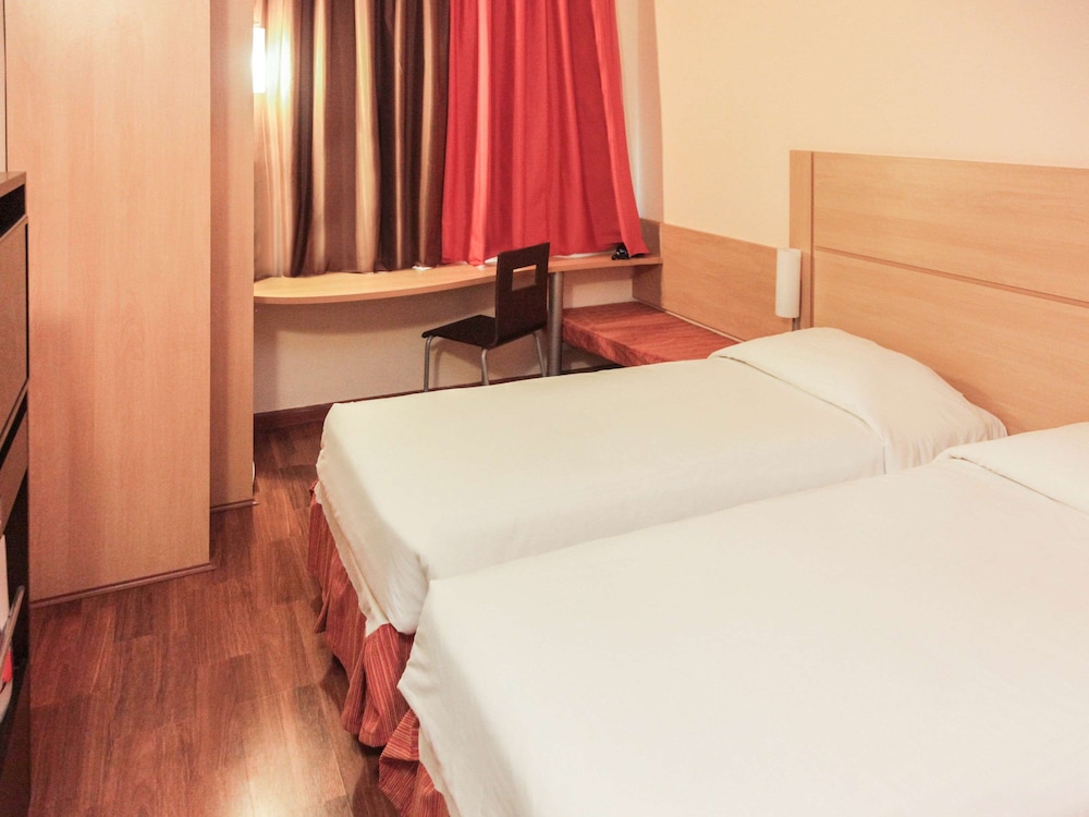 Ibis Sertaozinho 14/40