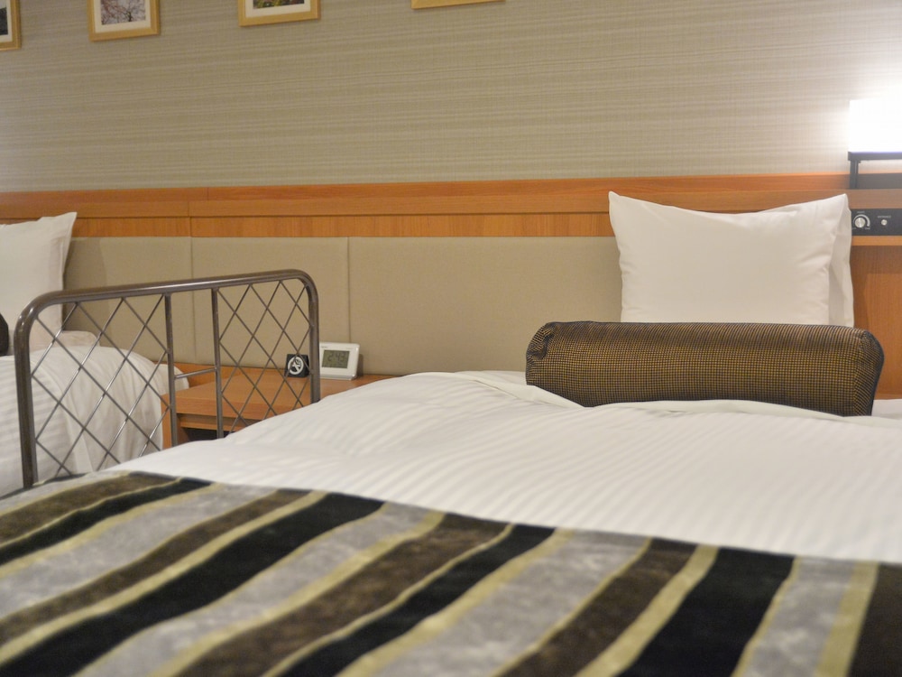 Hakodate Kokusai Hotel 9/73