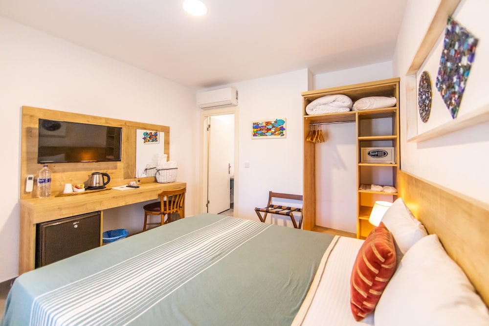 Kefi Beach And Suites 16/50