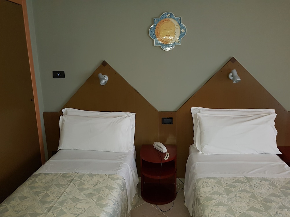 SUPERIOR, DOUBLE OR TWIN BED, SEA VIEW