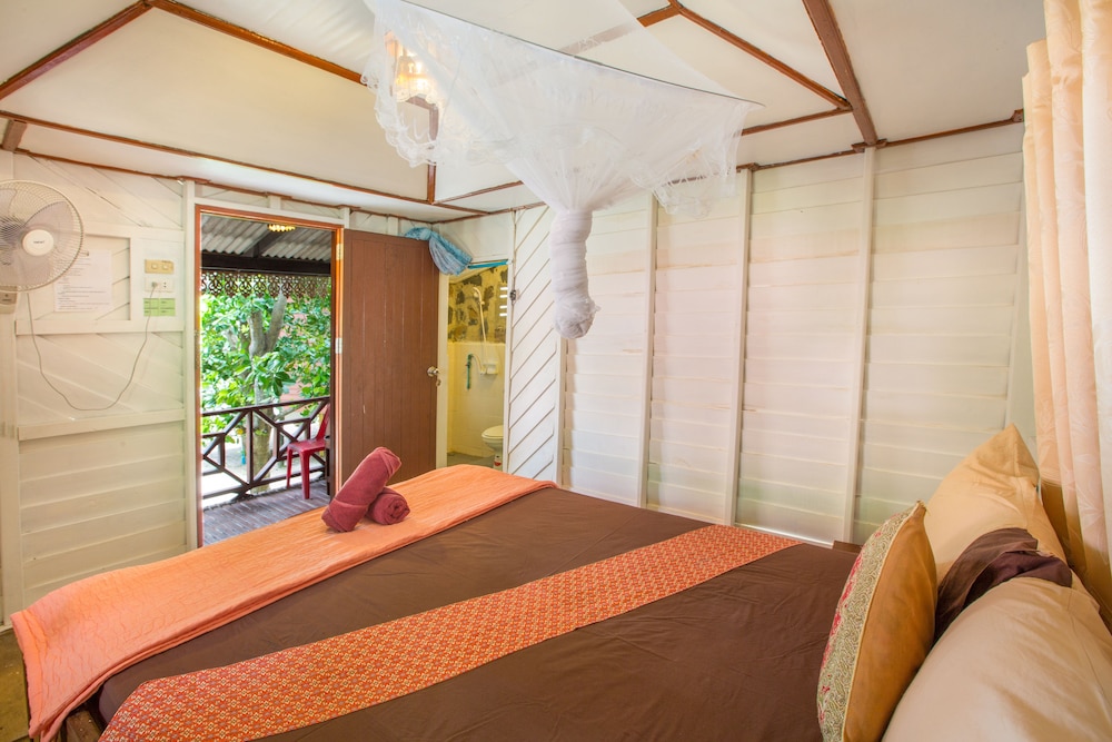 BOTTLE BEACH 1 RESORT 34/74